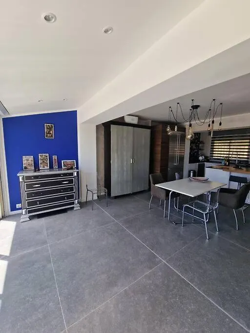 Superbe Villa Contemporaine Vue Mer Dans Residence Avec Piscine Et Tennis Hyeres 0*,  France