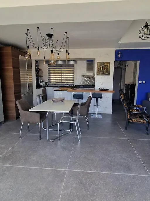 Superbe Villa Contemporaine Vue Mer Dans Residence Avec Piscine Et Tennis Hyeres